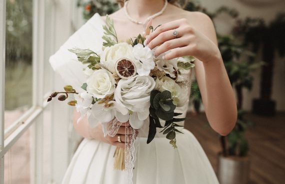The role of your bouquette in wedding compositions